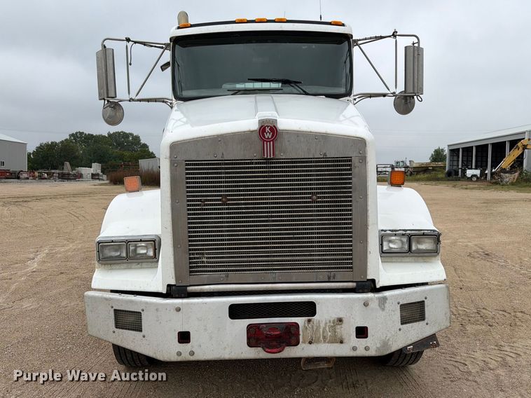 image for item FK3808 2014 Kenworth T800 semi truck