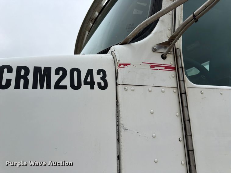 image for item FK3808 2014 Kenworth T800 semi truck