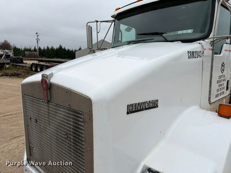 image for item FK3808 2014 Kenworth T800 semi truck