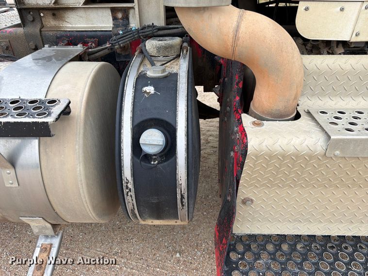 image for item FK3808 2014 Kenworth T800 semi truck