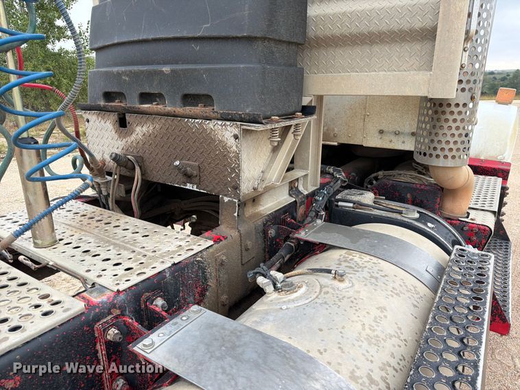image for item FK3808 2014 Kenworth T800 semi truck