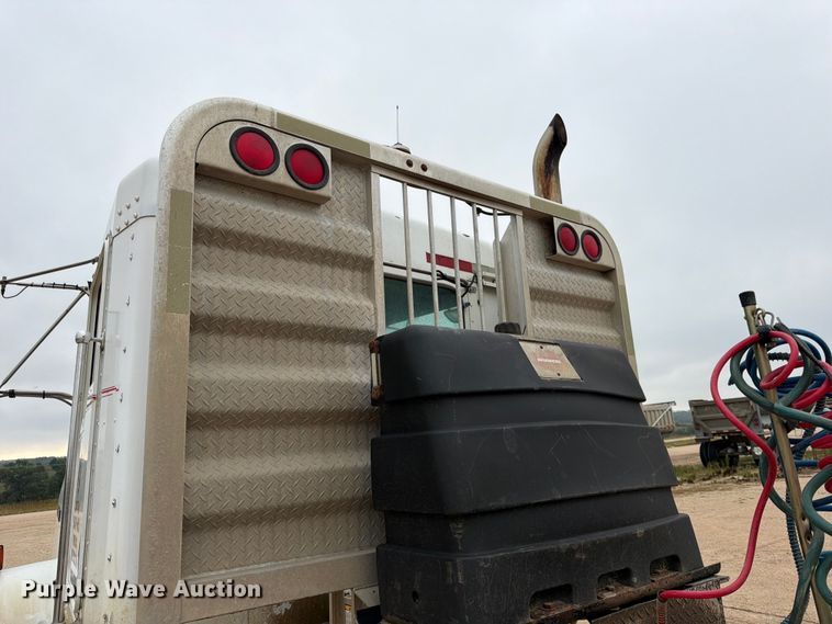 image for item FK3808 2014 Kenworth T800 semi truck