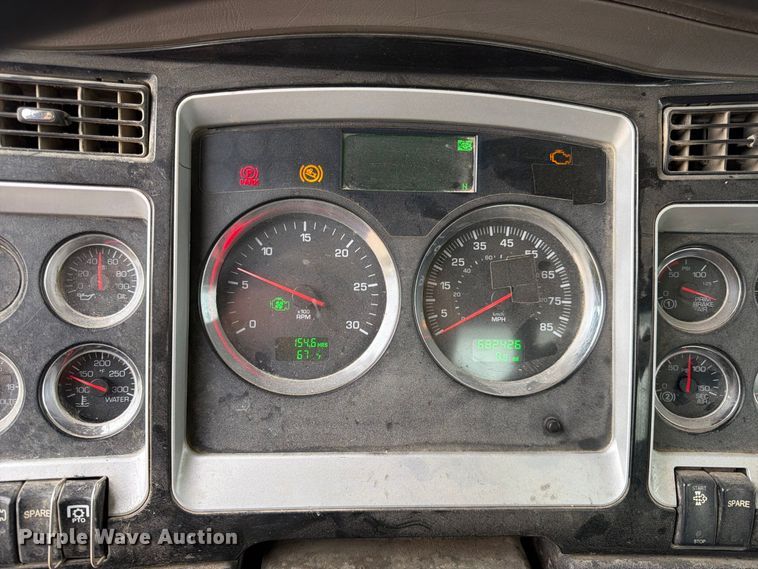 image for item FK3808 2014 Kenworth T800 semi truck