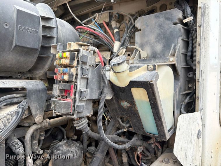 image for item FK3808 2014 Kenworth T800 semi truck