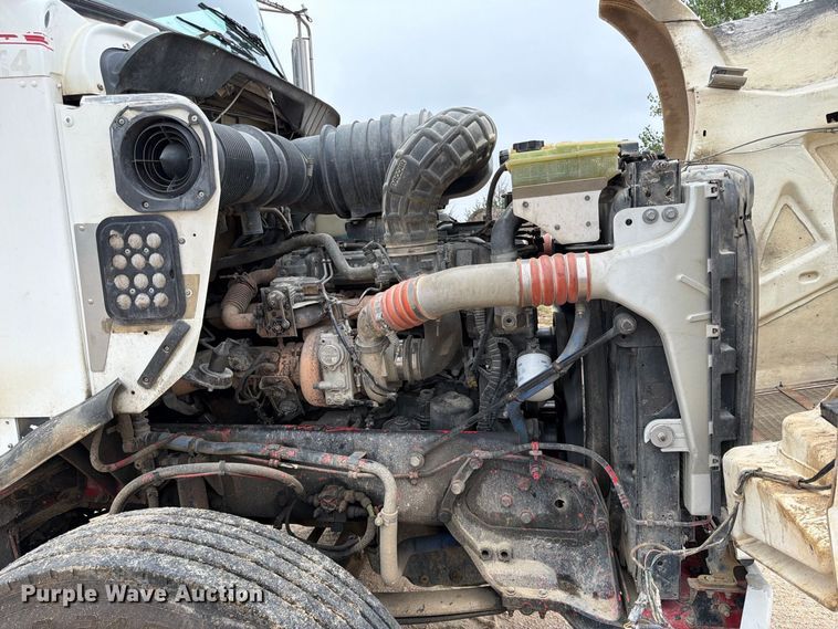 image for item FK3808 2014 Kenworth T800 semi truck
