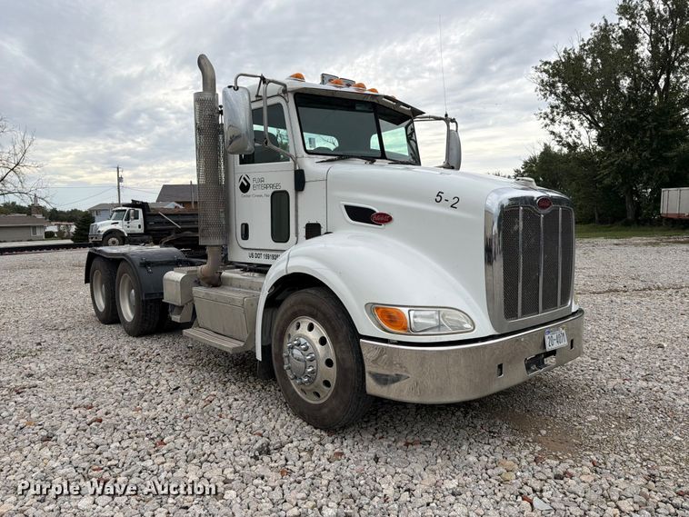 image for item FK3815 2012 Peterbilt 384 semi truck