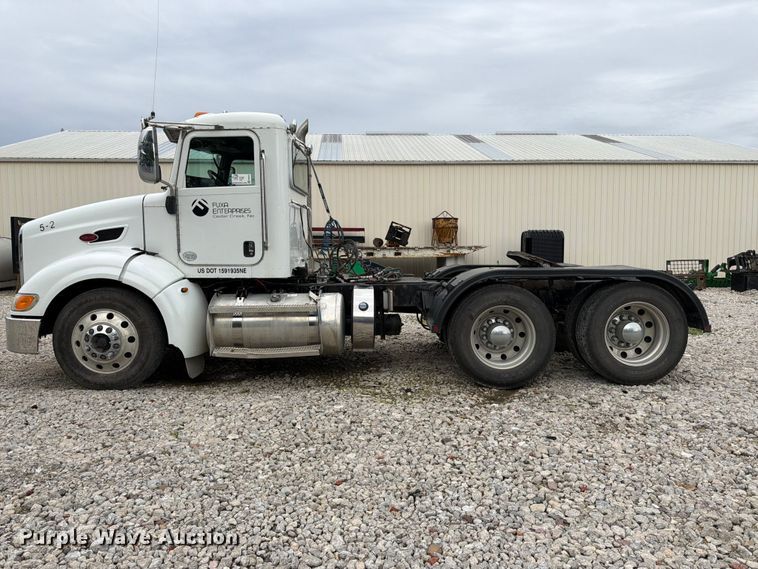 image for item FK3815 2012 Peterbilt 384 semi truck