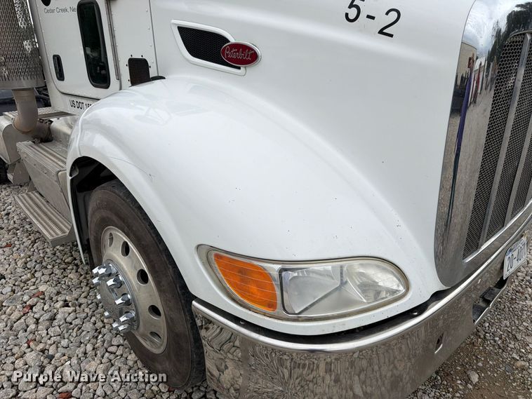 image for item FK3815 2012 Peterbilt 384 semi truck