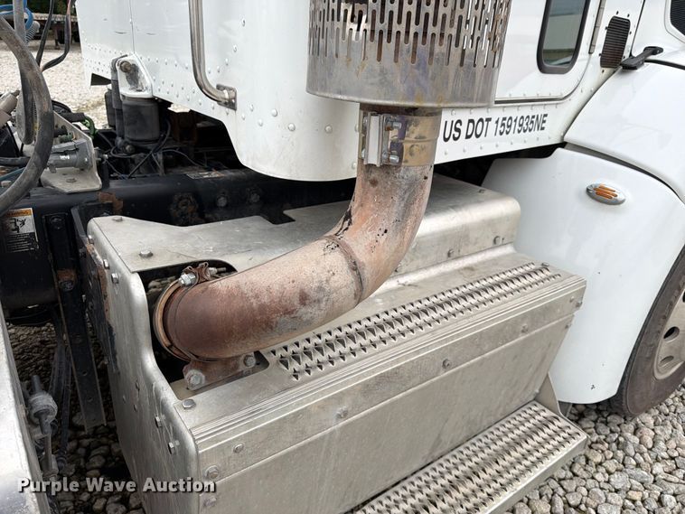 image for item FK3815 2012 Peterbilt 384 semi truck