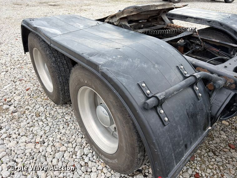 image for item FK3815 2012 Peterbilt 384 semi truck