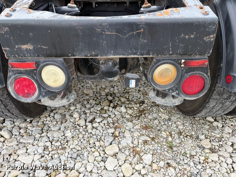 image for item FK3815 2012 Peterbilt 384 semi truck