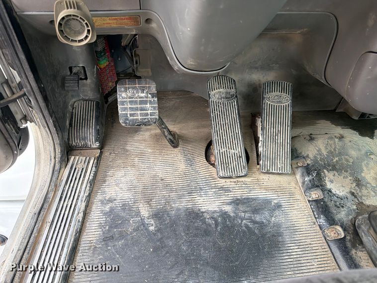 image for item FK3815 2012 Peterbilt 384 semi truck