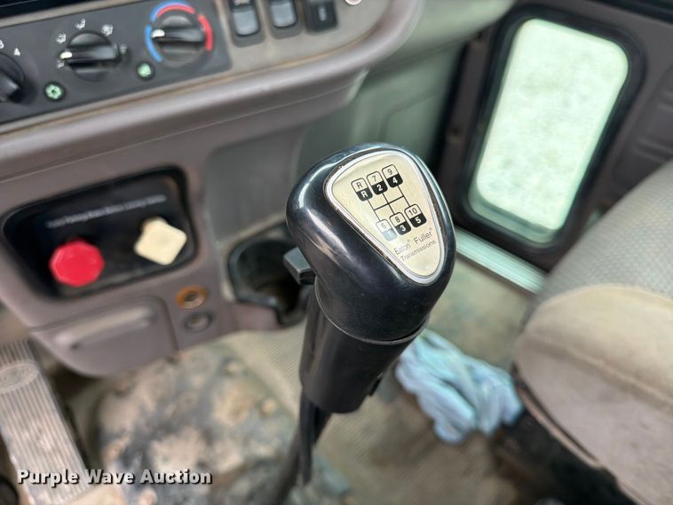image for item FK3815 2012 Peterbilt 384 semi truck