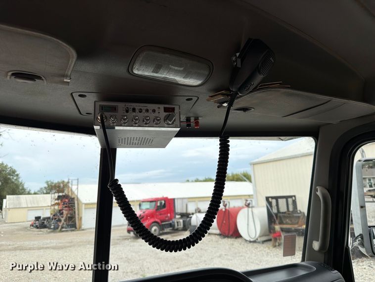 image for item FK3815 2012 Peterbilt 384 semi truck