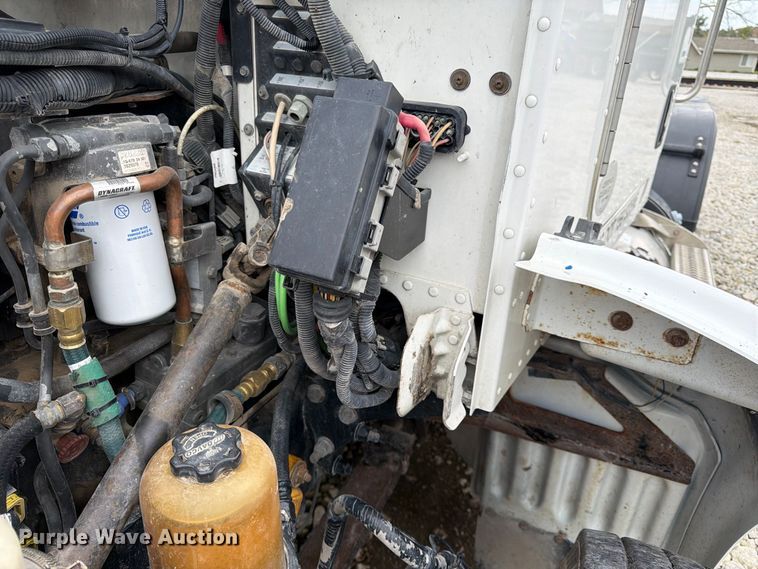 image for item FK3815 2012 Peterbilt 384 semi truck