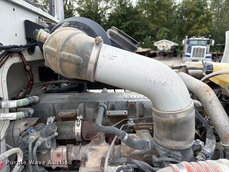image for item FK3815 2012 Peterbilt 384 semi truck