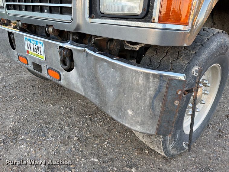 image for item FK3817 2000 Mack CH613 semi truck