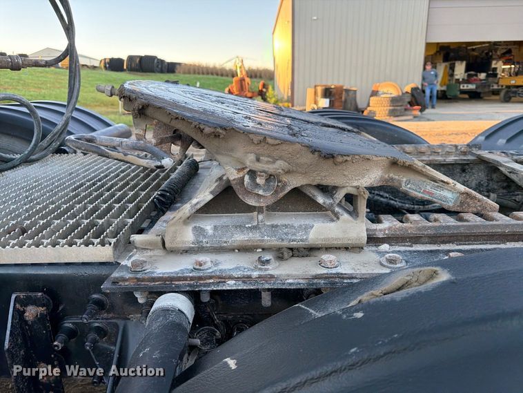 image for item FK3817 2000 Mack CH613 semi truck