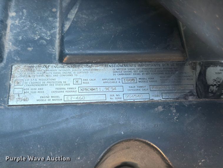 image for item FK3817 2000 Mack CH613 semi truck