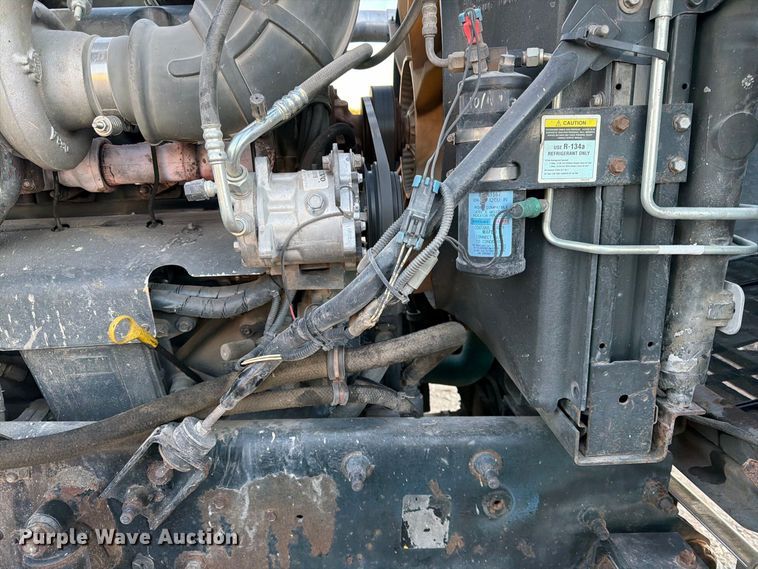 image for item FK3817 2000 Mack CH613 semi truck