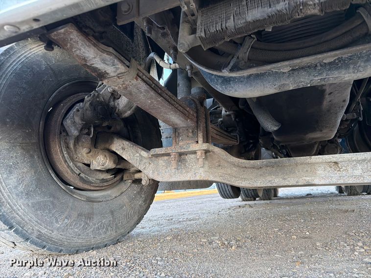 image for item FK3817 2000 Mack CH613 semi truck