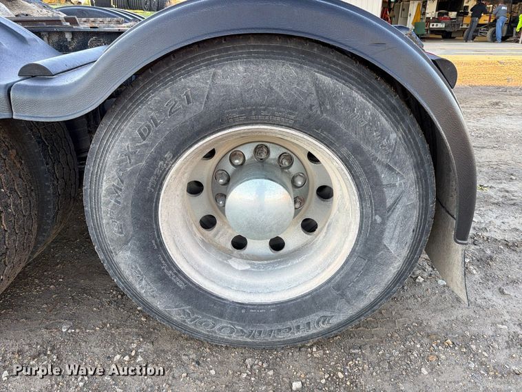 image for item FK3817 2000 Mack CH613 semi truck
