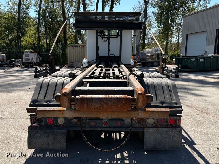 image for item FK3823 2006 Kenworth T800 roll-off container truck
