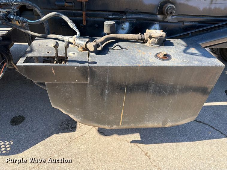 image for item FK3823 2006 Kenworth T800 roll-off container truck