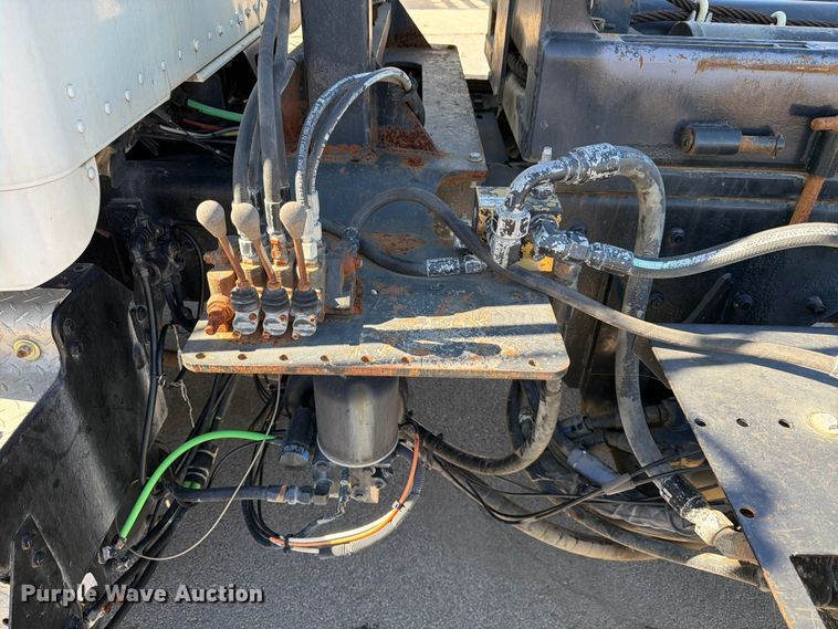 image for item FK3823 2006 Kenworth T800 roll-off container truck