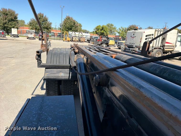image for item FK3823 2006 Kenworth T800 roll-off container truck