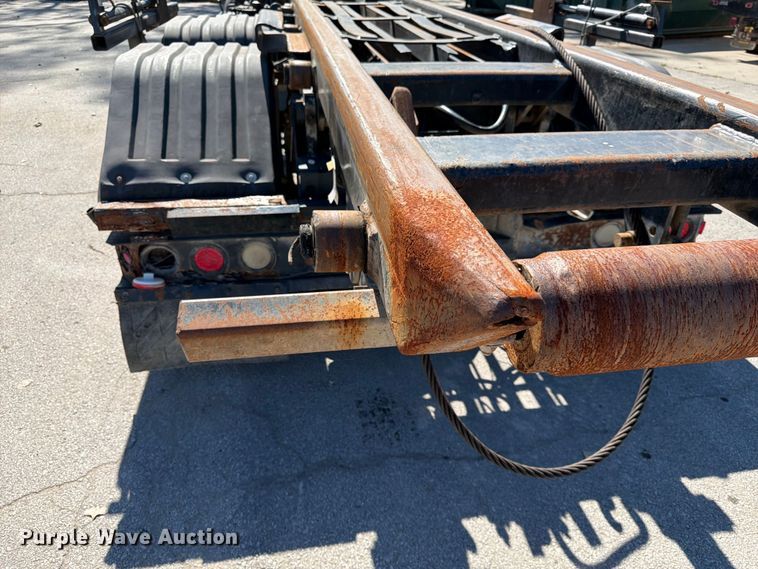 image for item FK3823 2006 Kenworth T800 roll-off container truck