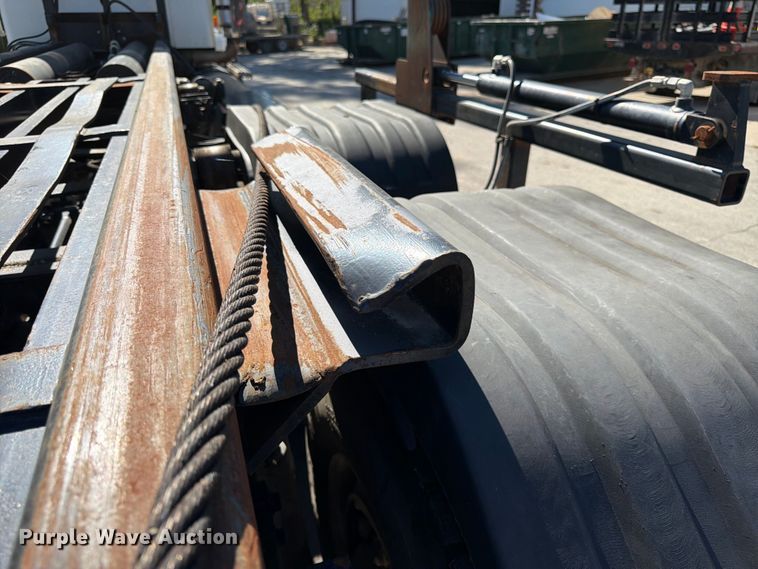 image for item FK3823 2006 Kenworth T800 roll-off container truck