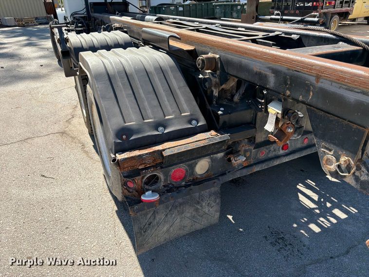 image for item FK3823 2006 Kenworth T800 roll-off container truck