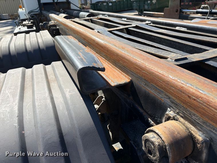 image for item FK3823 2006 Kenworth T800 roll-off container truck