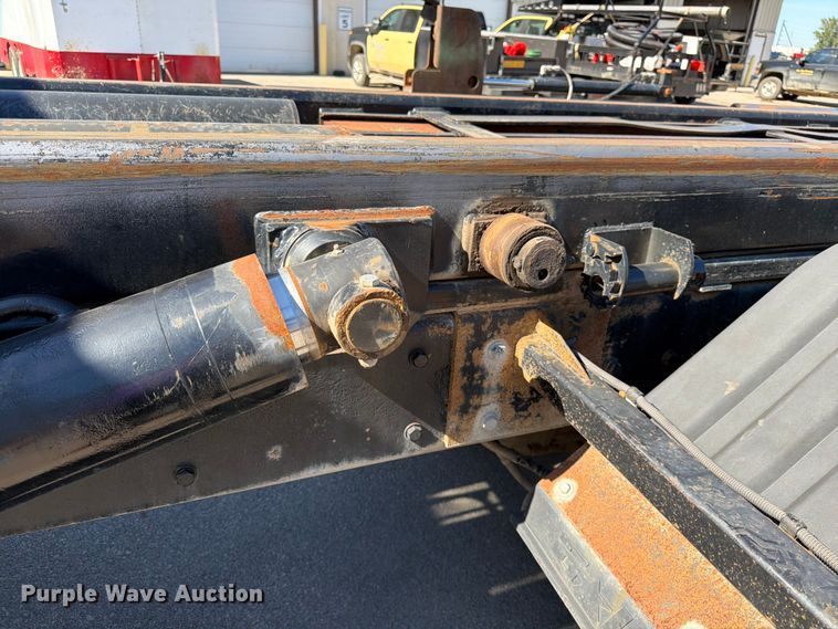 image for item FK3823 2006 Kenworth T800 roll-off container truck