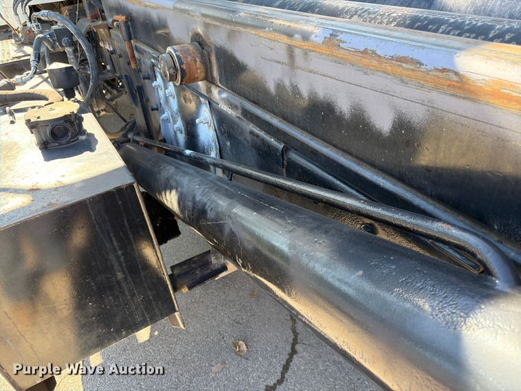 image for item FK3823 2006 Kenworth T800 roll-off container truck