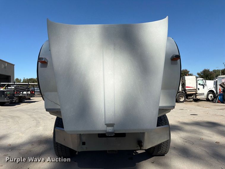 image for item FK3823 2006 Kenworth T800 roll-off container truck