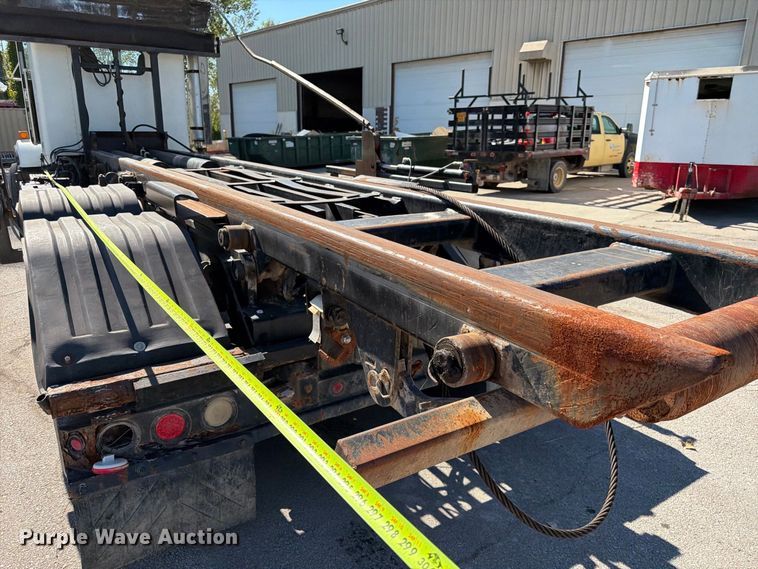 image for item FK3823 2006 Kenworth T800 roll-off container truck