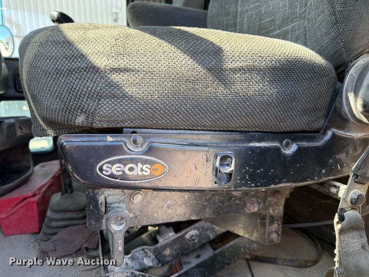 image for item FK3823 2006 Kenworth T800 roll-off container truck