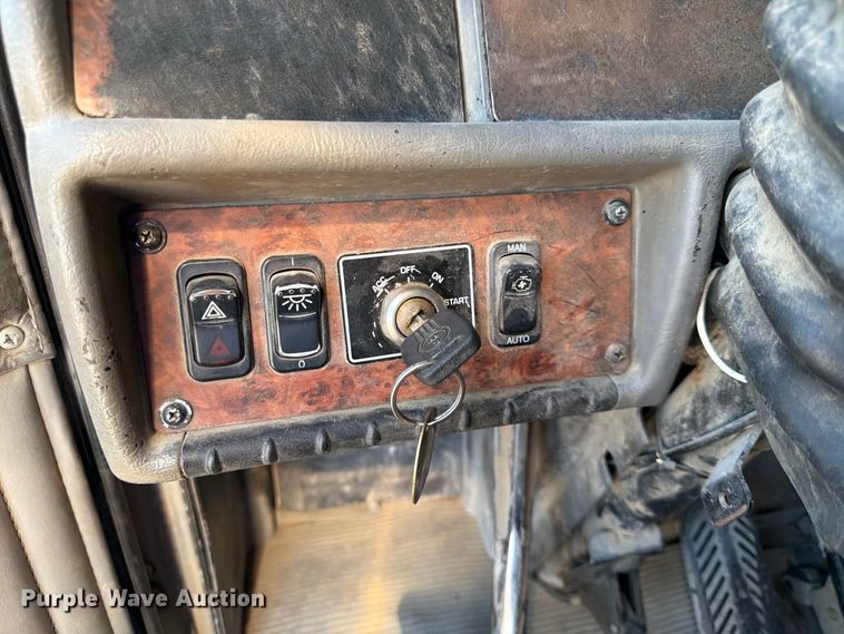 image for item FK3823 2006 Kenworth T800 roll-off container truck