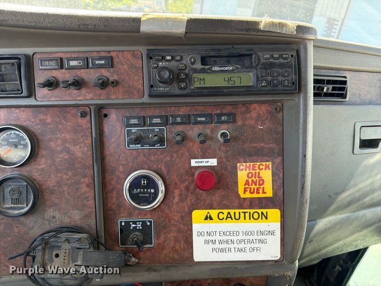 image for item FK3823 2006 Kenworth T800 roll-off container truck