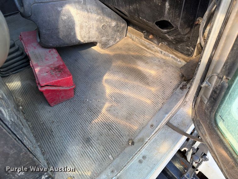 image for item FK3823 2006 Kenworth T800 roll-off container truck