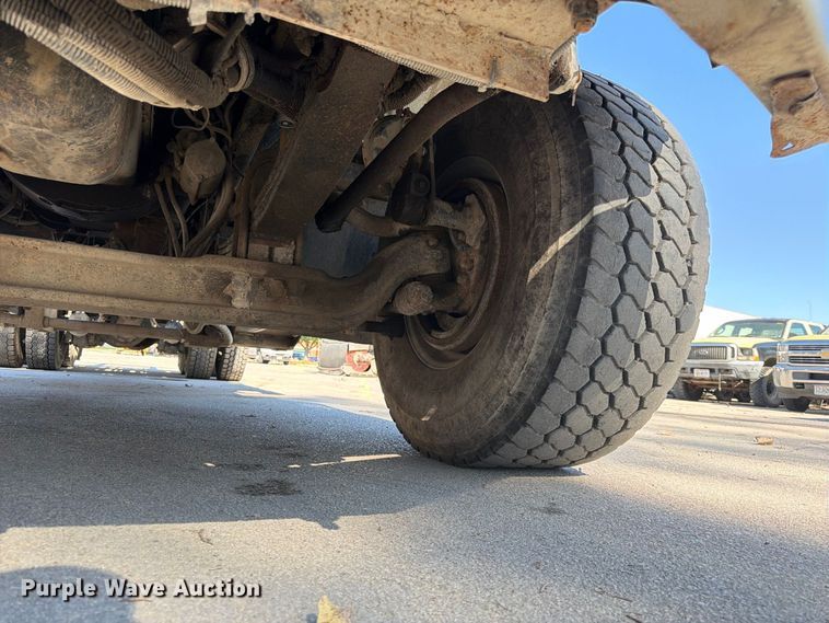 image for item FK3823 2006 Kenworth T800 roll-off container truck
