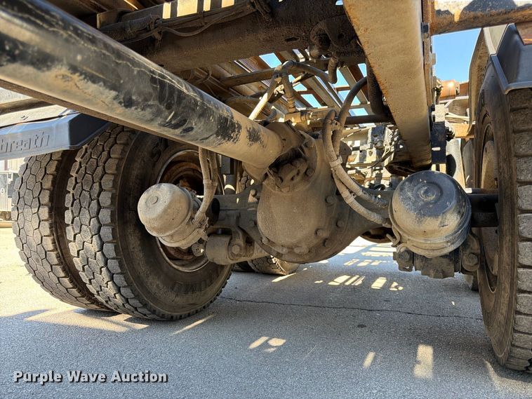 image for item FK3823 2006 Kenworth T800 roll-off container truck