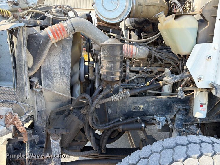 image for item FK3823 2006 Kenworth T800 roll-off container truck