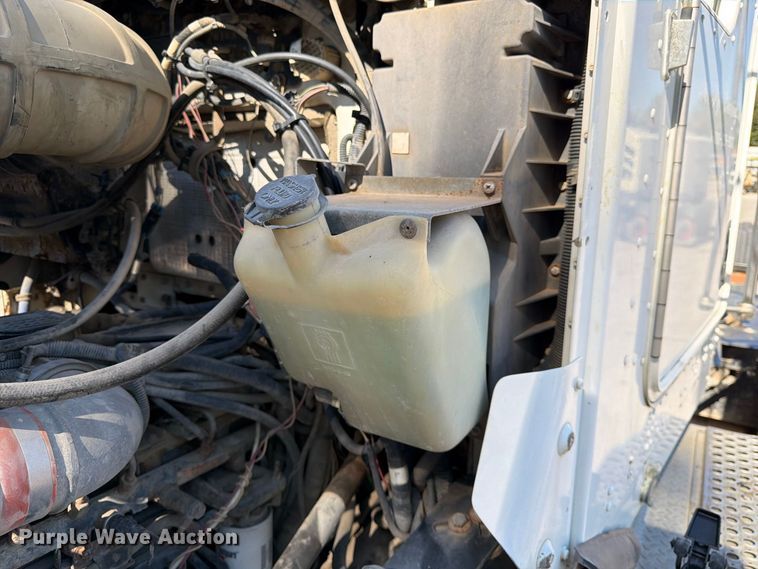 image for item FK3823 2006 Kenworth T800 roll-off container truck