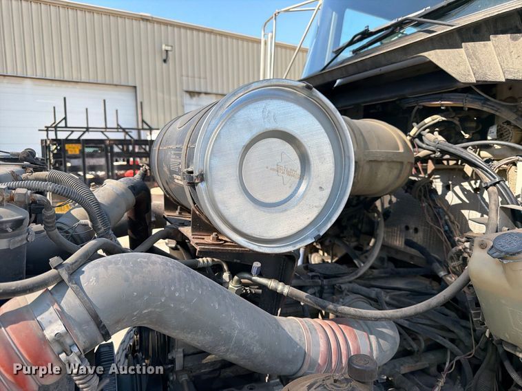 image for item FK3823 2006 Kenworth T800 roll-off container truck