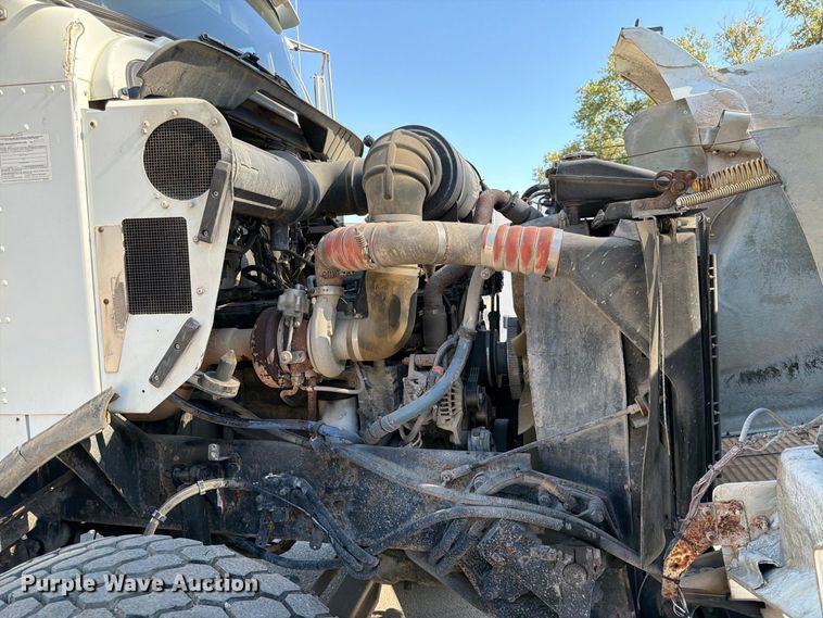 image for item FK3823 2006 Kenworth T800 roll-off container truck