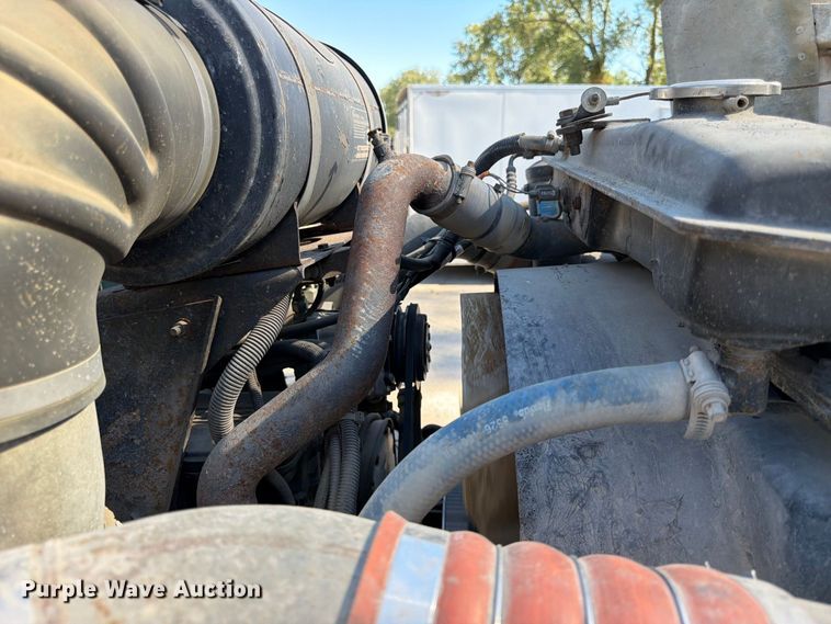 image for item FK3823 2006 Kenworth T800 roll-off container truck