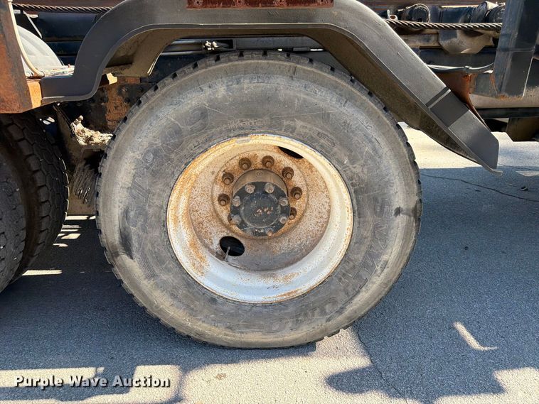 image for item FK3823 2006 Kenworth T800 roll-off container truck